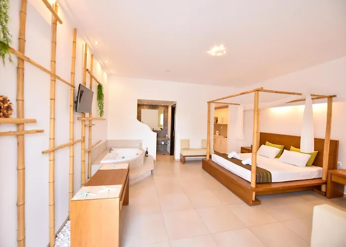 Queen Boutique Suites